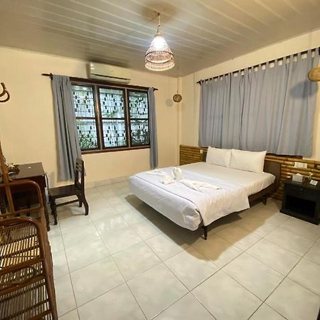 קמפוט Ecran Riverfront Guesthouse מראה חיצוני תמונה