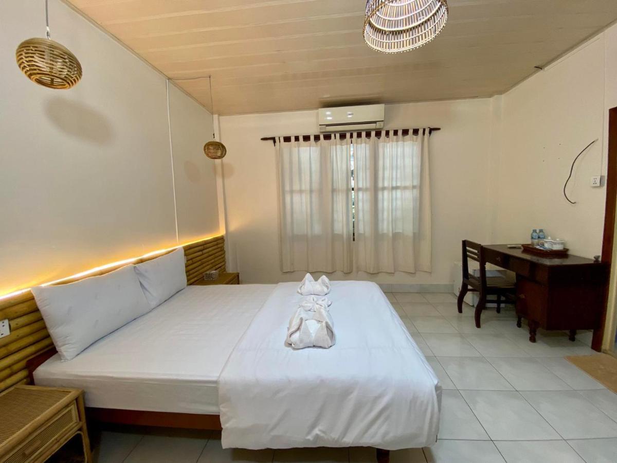 קמפוט Ecran Riverfront Guesthouse מראה חיצוני תמונה