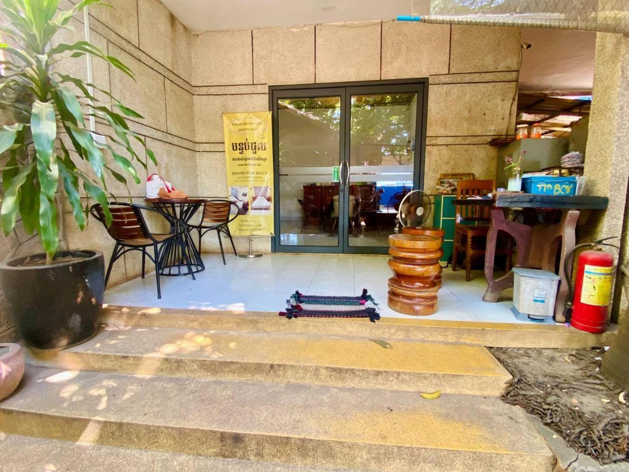 קמפוט Ecran Riverfront Guesthouse מראה חיצוני תמונה